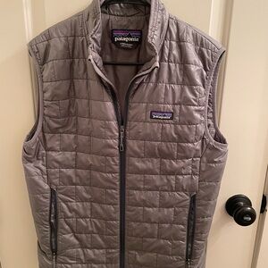 Patagonia Men's Grey Quilted Vest Small